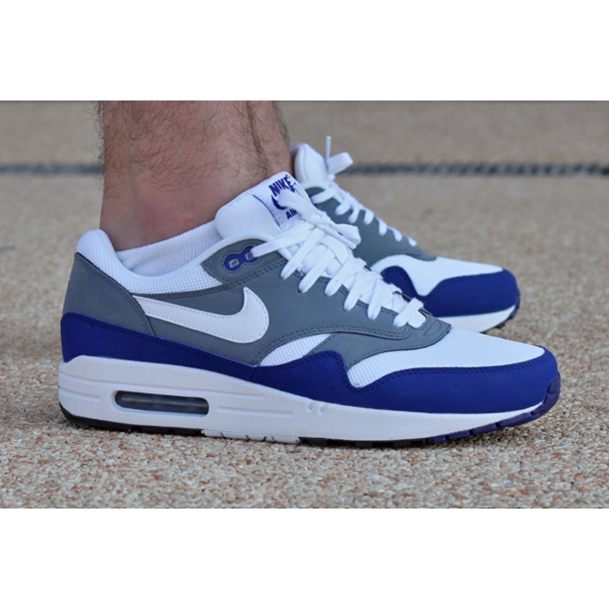 nike air max 1 noir et blanc